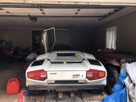 Ferrari 308 GTS giovane statunitense vecchio garage