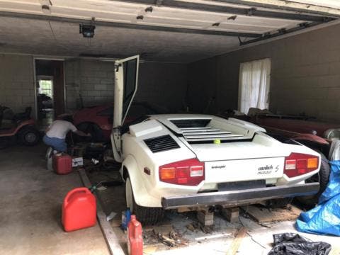 Ferrari 308 GTS giovane statunitense vecchio garage