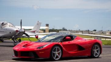 LaFerrari esemplare 2015 Bring a Trailer