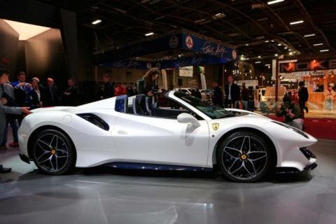 Ferrari 488 Pista Spider Salone di Parigi 2018
