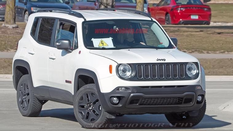 Jeep Renegade ibrido foto spia