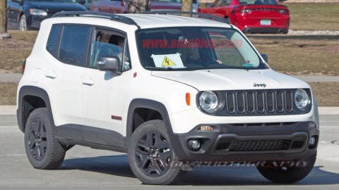 Jeep Renegade ibrido foto spia