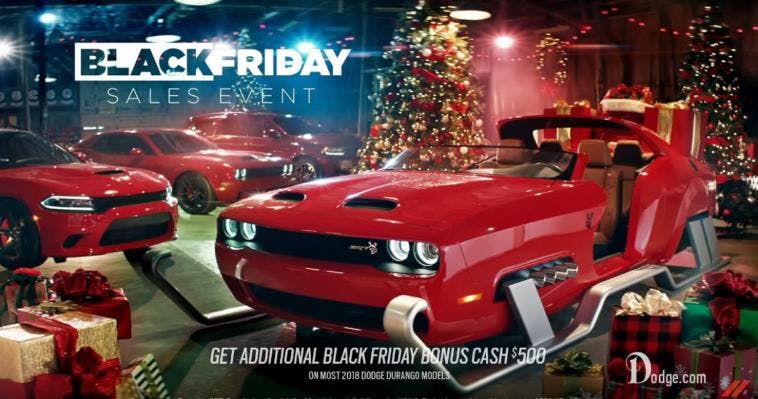 Dodge Challenger SRT Hellcat Redeye slitta Babbo Natale