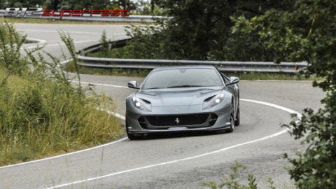 Ferrari 812 Superfast motore biturbo render