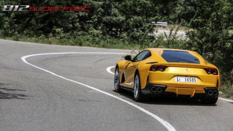 Ferrari 812 Superfast motore biturbo render