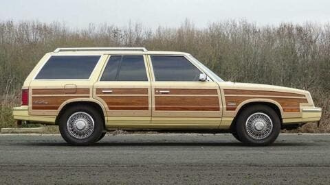 Chrysler LeBaron Wagon Frank Sinatra asta