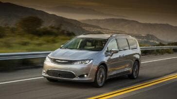 Chrysler Pacifica 2019 Top Safety Pick IIHS