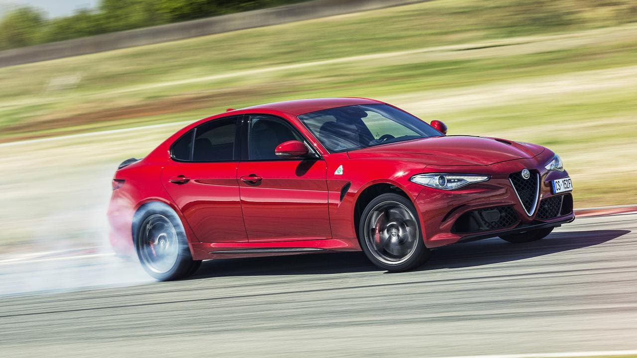 alfa romeo giulia quadrifoglio prova