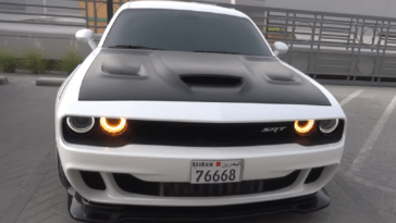 Dodge Challenger SRT Hellcat Snowcat video