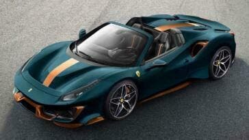 Ferrari 488 Pista Spider verde opaco inserti arancioni