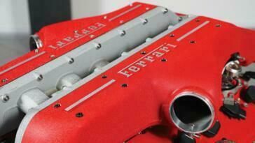 Ferrari FF motore V12 asta