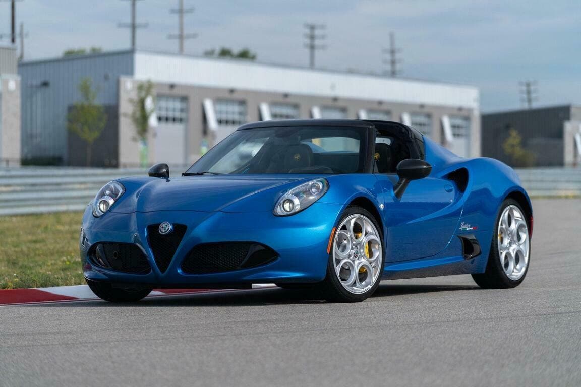 Alfa-Romeo-4C-Spider-Italia-edizione-speciale-7-1152x768.jpg