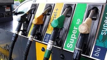 Carburanti prezzi aumento marzo