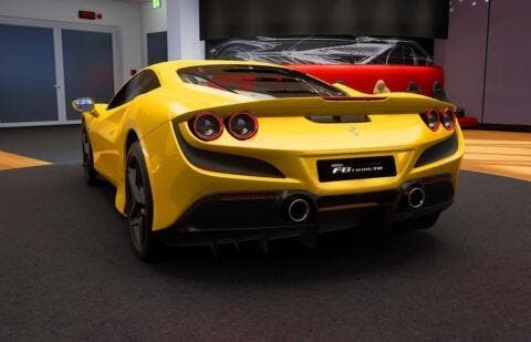 Ferrari F8 Tributo Giallo Triplo Strato