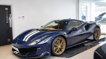 Ferrari 488 Pista Blu Scozia