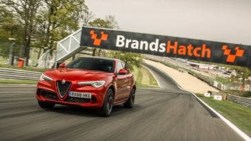 Alfa-Romeo Stelvio Quadrifoglio record Regno Unito