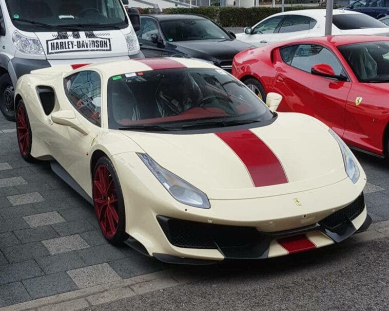 Ferrari 488 Pista Avorio