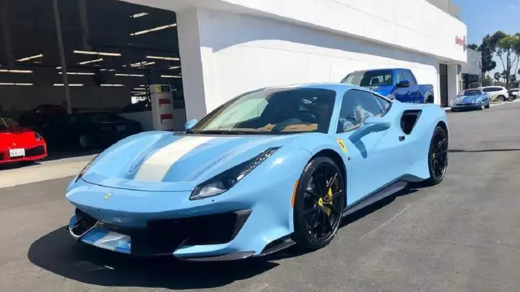 Ferrari 488 Pista Azzurro La Plata