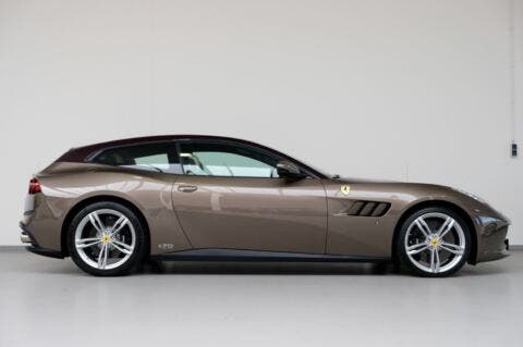 Ferrari GTC4Lusso Marrone Metallic