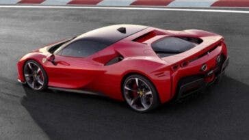 Ferrari SF90 Stradale - Presentazione Rossa