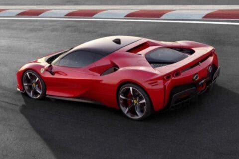 Ferrari SF90 Stradale - Presentazione Rossa