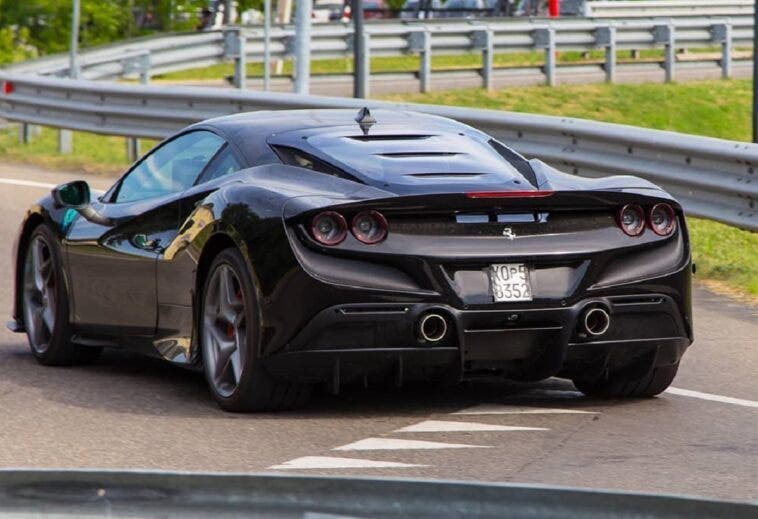 Ferrari F8 Tributo nera