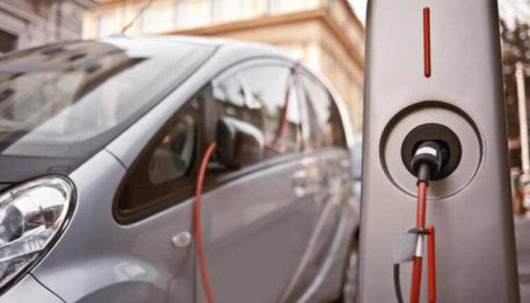 Auto elettriche mercato