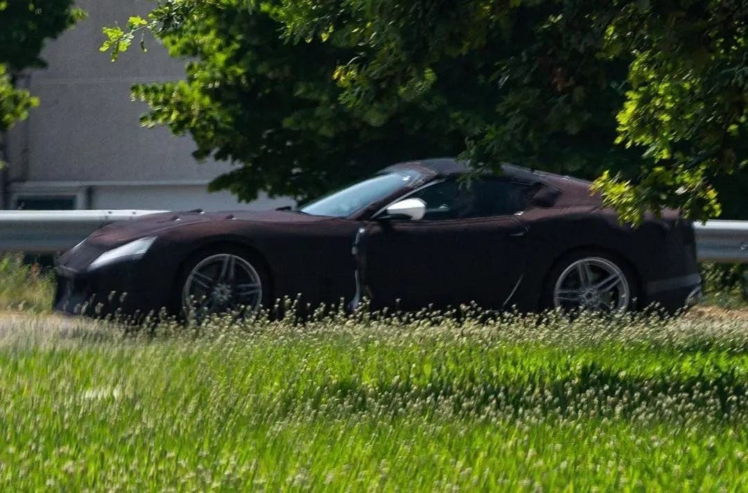 Ferrari 812 Spider spy