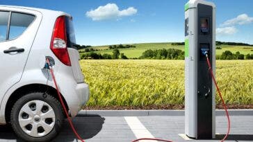 Inghilterra solo auto elettriche