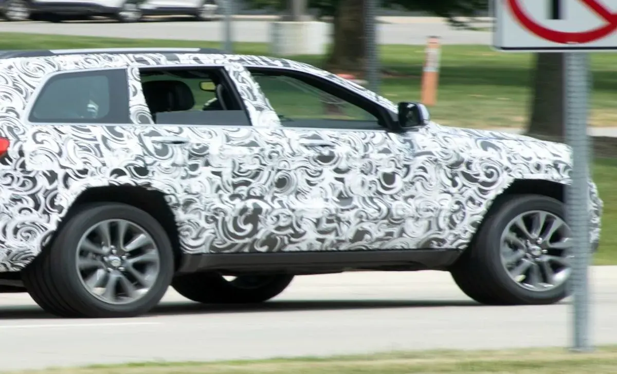 jeep grand cherokee phev 2021 le foto spia clubalfait