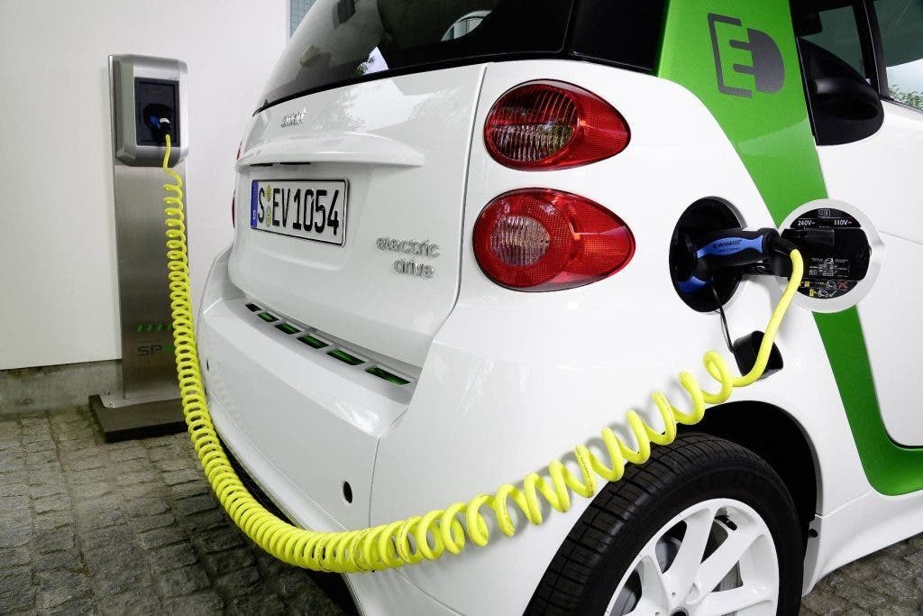 Auto elettriche incidenti