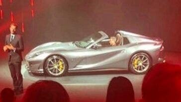Ferrari 812 Superfast Spider foto spia