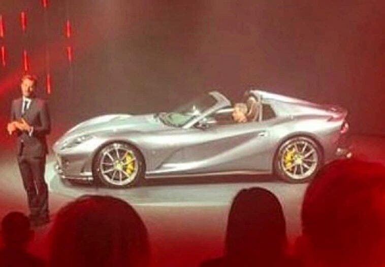 Ferrari 812 Superfast Spider foto spia