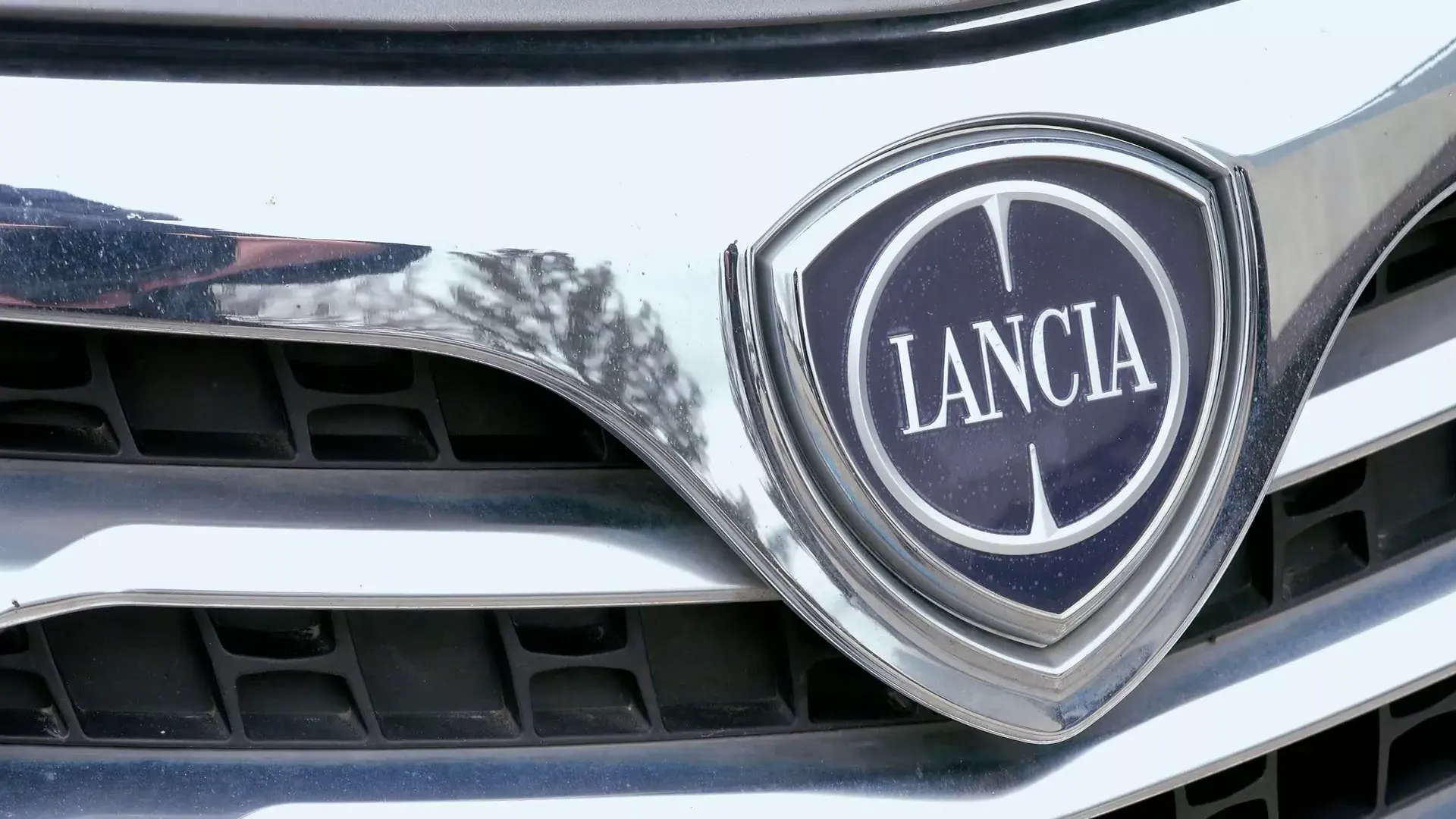 Lancia logo