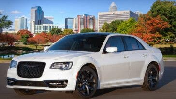 Nuova Chrysler 300S Red S Appearance