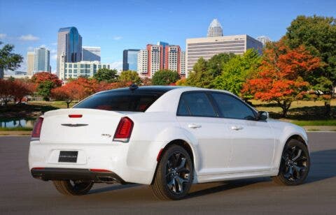 Nuova Chrysler 300S Red S Appearance