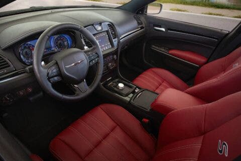 Nuova Chrysler 300S Red S Appearance