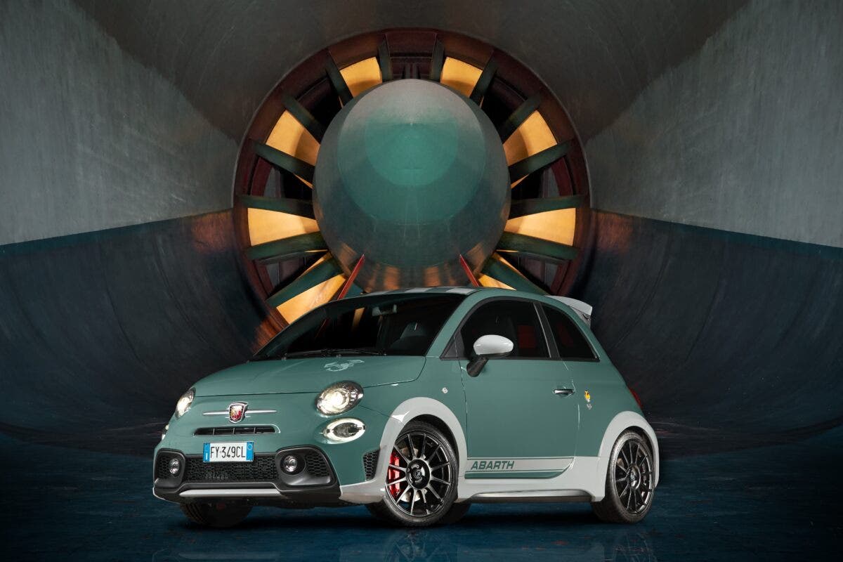 Nuova Abarth 695 70° Anniversario