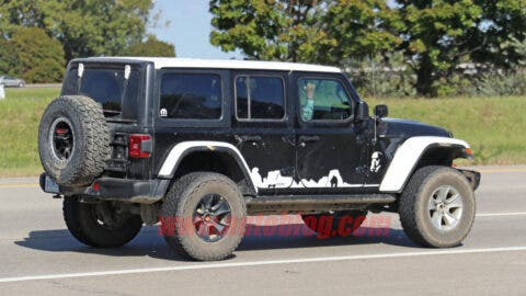 Jeep Wrangler Star Wars Stormtrooper Edition foto spia