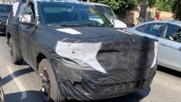 Nuovo Jeep Grand Cherokeee foto spia LA