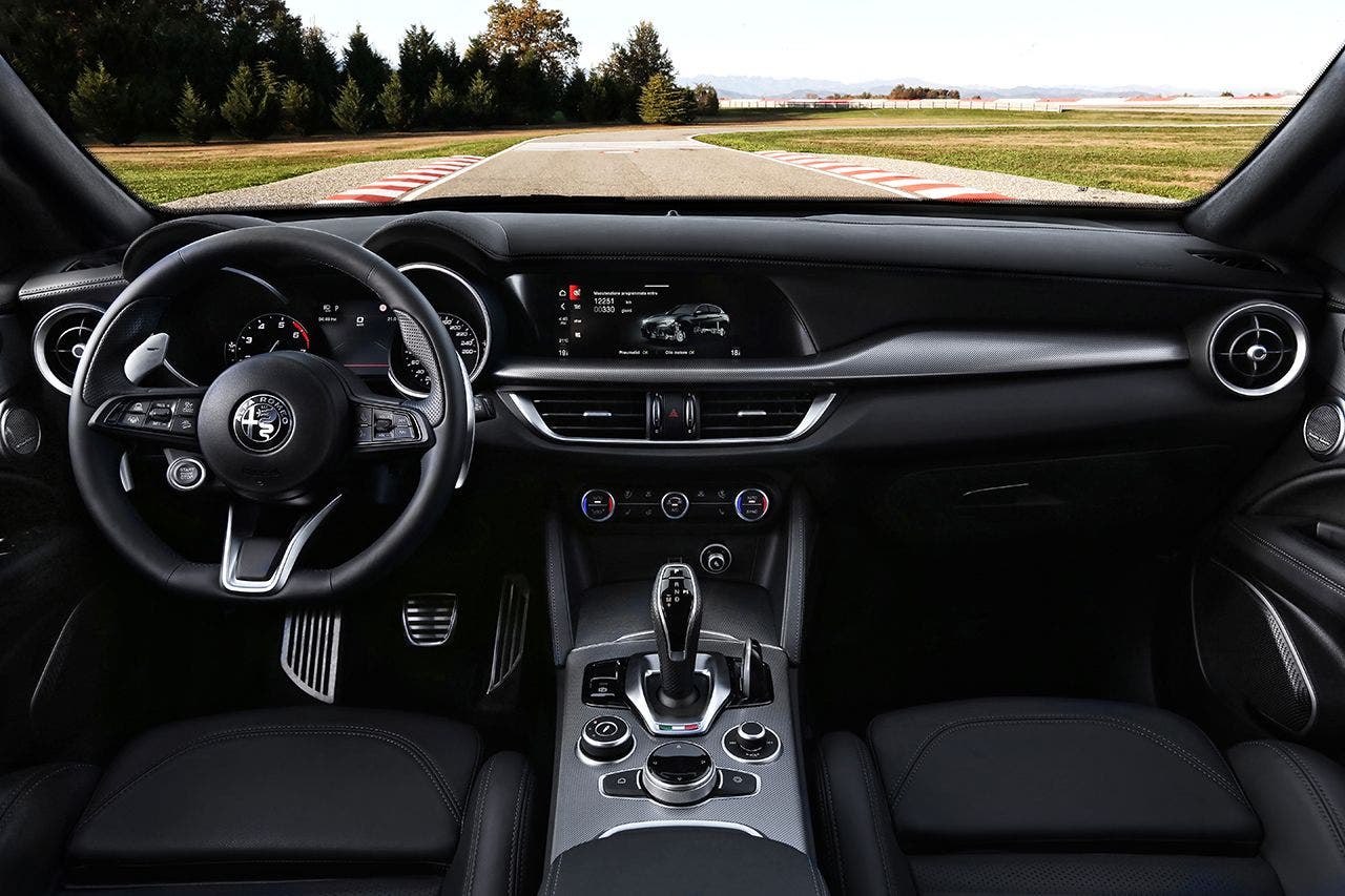 Abitacolo interno dell'Alfa Romeo Stelvio MY 2020