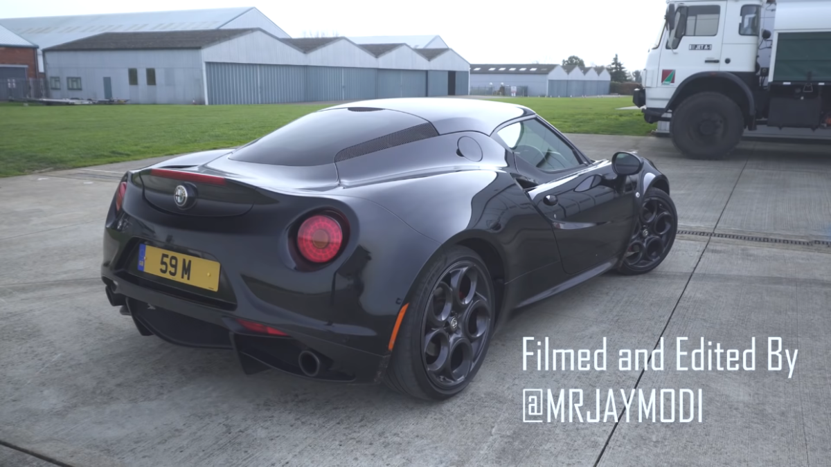 Alfa Romeo 4C a confronto con 488 Pista e McLaren 600LT in una drag ...