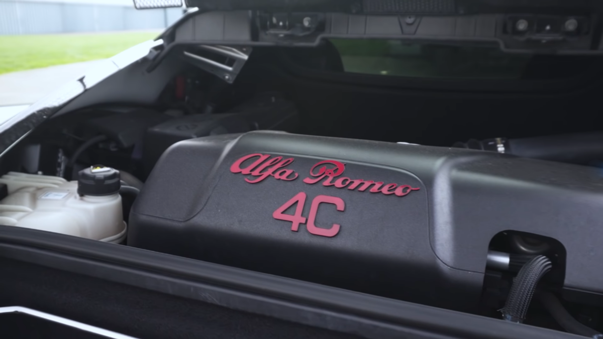 Alfa Romeo 4C a confronto con 488 Pista e McLaren 600LT in una drag ...