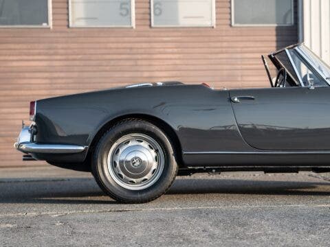 Alfa Romeo Giulietta Spider Veloce interni