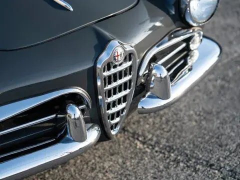 Alfa Romeo Giulietta Spider Veloce interni