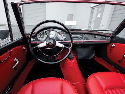 Alfa Romeo Giulietta Spider Veloce interni