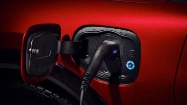 Auto elettriche batterie acqua di mare