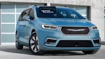 Chrysler Pacifica 2021 render