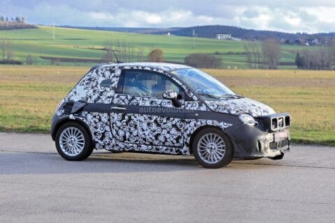 Fiat 500e 2021 prototipi foto spia