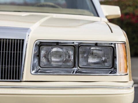 Chrysler LeBaron Town & Country Convertible 1986 asta